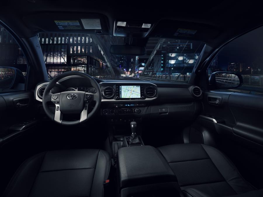 Торпедо Toyota Tacoma Nightshade Double Cab 2020 года  (фото 5 из 10)